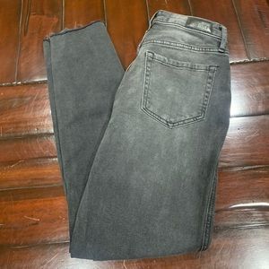 Hollister Ultra high-rise mom jean
